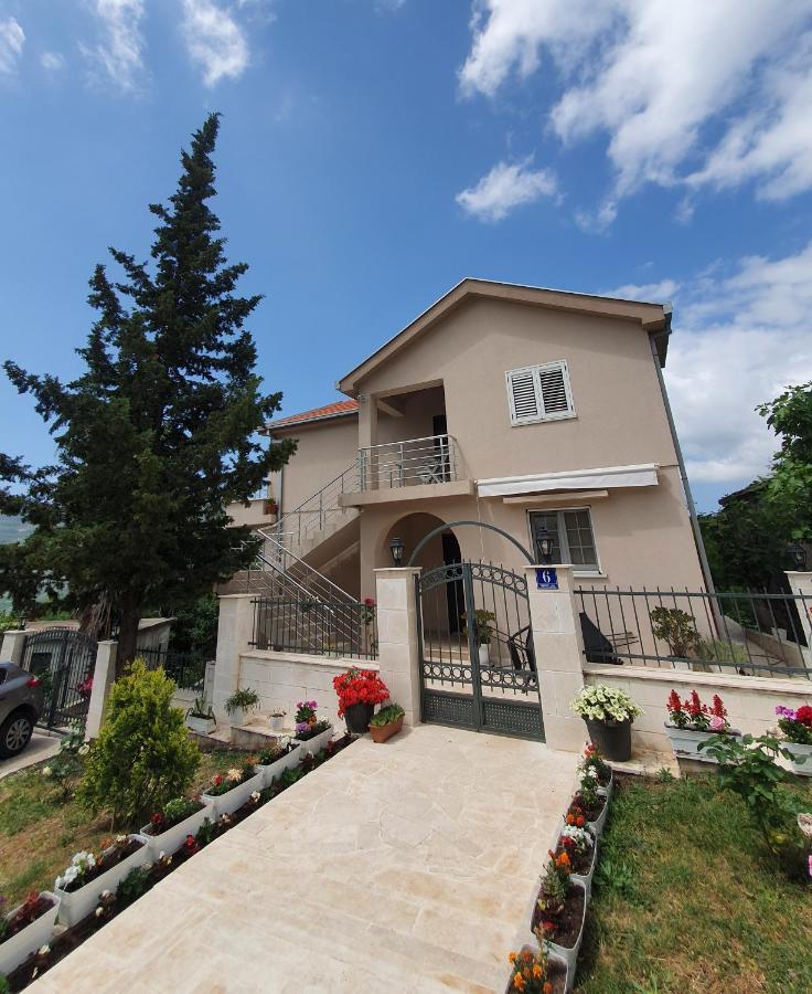 Villa Rada Іхало Екстер'єр фото